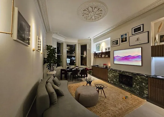 2-Bedroom Apartment In West Kensington